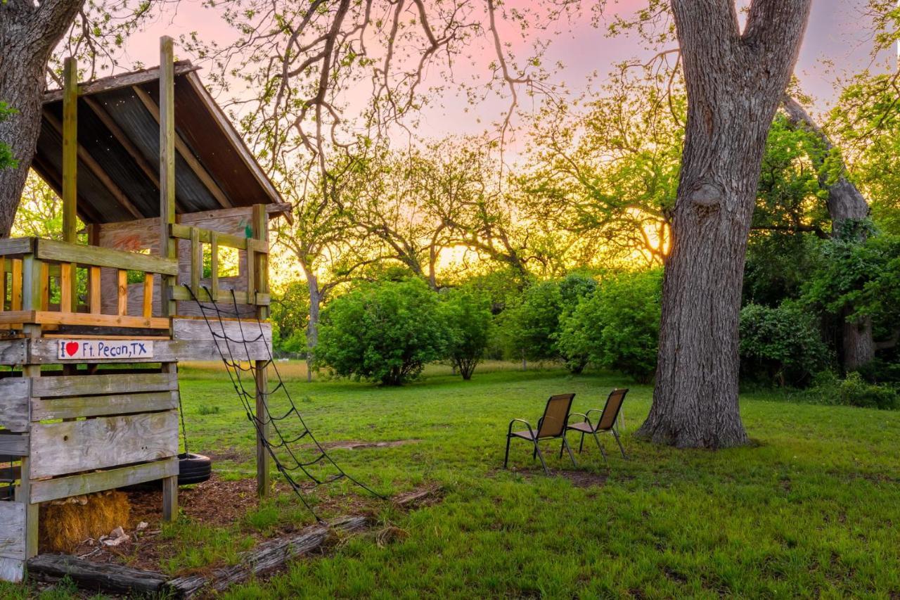 Medina River Historic Cottage Castroville Extérieur photo